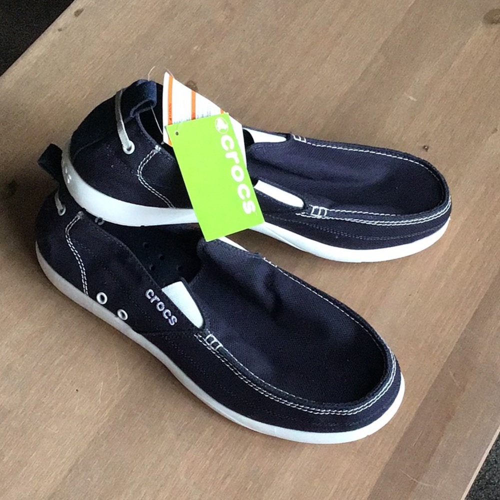 NWT Walu slip-on Crocs